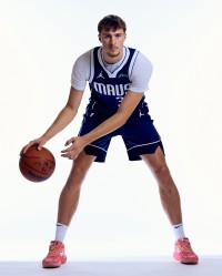 格里芬：弗拉格是近年来进入NBA的最全面球员 他能传球投篮和防守